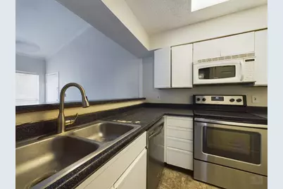 807 W 25th Street #304, Austin, TX 78705 - Photo 11