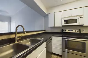 807 W 25th St, Austin, TX 78705 - Photo 11