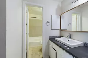 807 W 25th St, Austin, TX 78705 - Photo 15