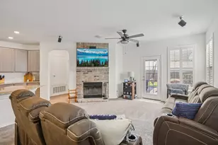 657 Bailey Park Dr, Jarrell, TX 76537 - Photo 3