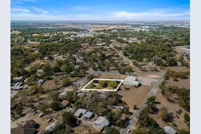 102 Masonic Drive, Elgin, TX 78621 - Photo 7