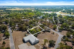 102 Masonic Dr, Elgin, TX 78621 - Photo 5