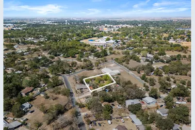 102 Masonic Drive, Elgin, TX 78621 - Photo 9
