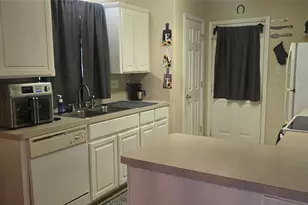 702 Ortega St, Rockdale, TX 76567 - Photo 21