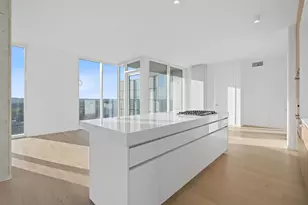 313 W 17th St, Austin, TX 78701 - Photo 9