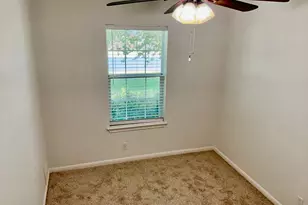 706 Stewart Dr, Hutto, TX 78634 - Photo 17