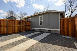 2106 Holly St, Austin, TX 78702 - Photo 27