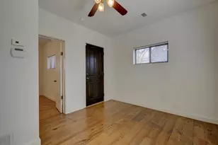 2106 Holly St, Austin, TX 78702 - Photo 9