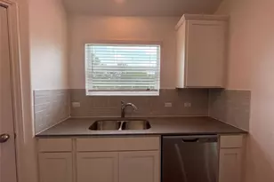 10717 Steinbeck Dr, Austin, TX 78747 - Photo 7