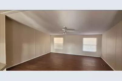 404 W Cleveland Street #1/2, Elgin, TX 78621 - Photo 19