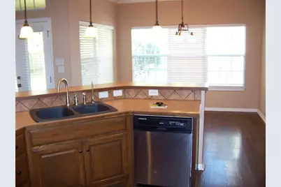 1400 T H Johnson Drive, Taylor, TX 76574 - Photo 5