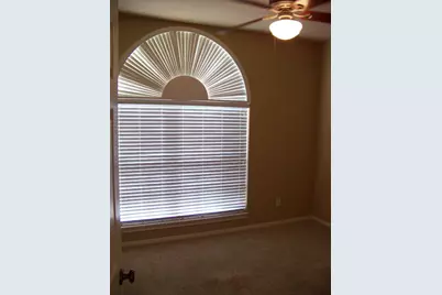 1400 T H Johnson Drive, Taylor, TX 76574 - Photo 9