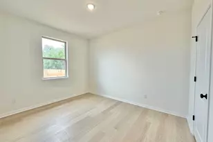 412 Treadwell Ln, Kyle, TX 78640 - Photo 15