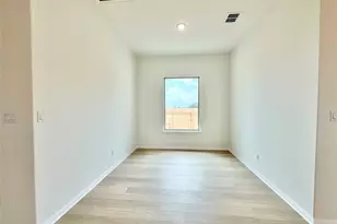 412 Treadwell Ln, Kyle, TX 78640 - Photo 9