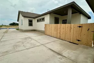 412 Treadwell Ln, Kyle, TX 78640 - Photo 21