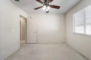 211 Tolcarne Dr, Hutto, TX 78634 - Photo 23