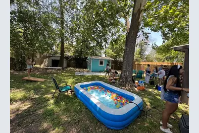 2203 N Plains Avenue, Austin, TX 78757 - Photo 13