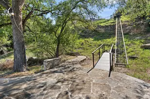 2819 Cliff Pt, Spicewood, TX 78669 - Photo 31