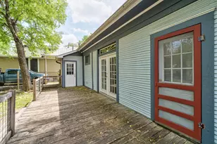 304 W 35th St, Austin, TX 78705 - Photo 19