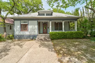 304 W 35th St, Austin, TX 78705 - Photo 1