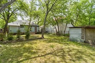 304 W 35th St, Austin, TX 78705 - Photo 17