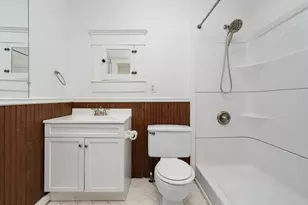 304 W 35th St, Austin, TX 78705 - Photo 11