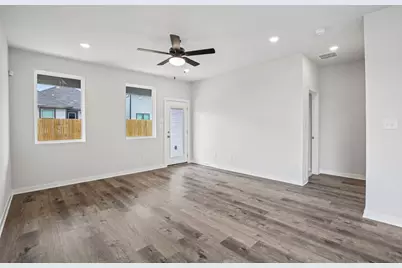 138 Hornet Street, Elgin, TX 78621 - Photo 5