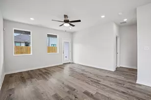 138 Hornet St, Elgin, TX 78621 - Photo 5