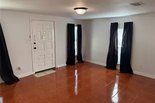 909 E Market St, Lockhart, TX 78644 - Photo 3