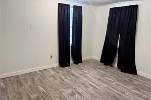 909 E Market St, Lockhart, TX 78644 - Photo 13