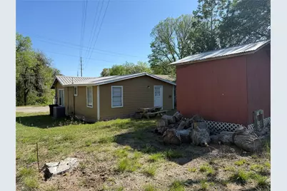 909 E Market Street, Lockhart, TX 78644 - Photo 17