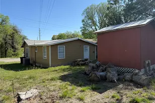 909 E Market St, Lockhart, TX 78644 - Photo 17