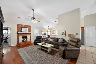 127 S Pohakea Dr, Bastrop, TX 78602 - Photo 3