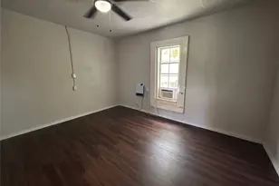 400 Symes St, Taylor, TX 76574 - Photo 17