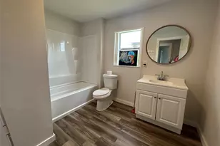 400 Symes St, Taylor, TX 76574 - Photo 11