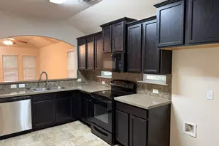 200 McCoy Ln, Hutto, TX 78634 - Photo 5