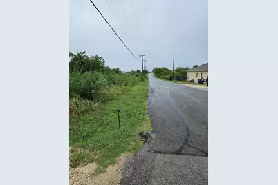 1051 N 1st St N 1st Street, Jarrell, TX 76537 - Photo 3