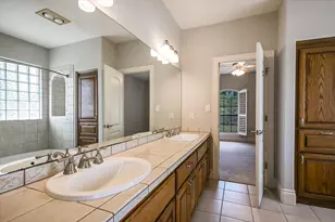 19620 Single Peak Cove, Spicewood, TX 78669 - Photo 25