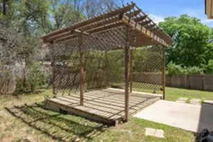 13321 Kirkglen Dr, Austin, TX 78727 - Photo 21