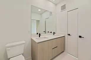 2209 S 1st St, Austin, TX 78704 - Photo 21