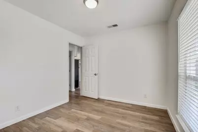 6204 Lotus Lane, Austin, TX 78721 - Photo 35