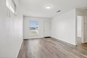 6204 Lotus Ln, Austin, TX 78721 - Photo 23