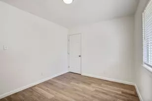 6204 Lotus Ln, Austin, TX 78721 - Photo 31