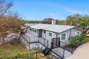 205 Beaver Cir, Horseshoe Bay, TX 78657 - Photo 11