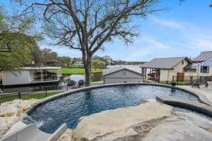205 Beaver Cir, Horseshoe Bay, TX 78657 - Photo 7