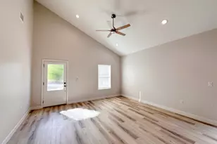 817 5th St, Lockhart, TX 78644 - Photo 3