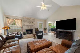 22305 Shotts Dr, Spicewood, TX 78669 - Photo 5