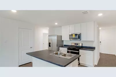 110 Schuenemann Way, Kyle, TX 78640 - Photo 5