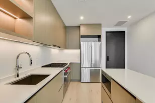 610 Davis St, Austin, TX 78701 - Photo 3