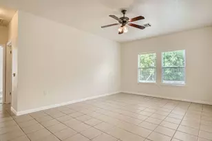 6102 Reicher Dr, Austin, TX 78723 - Photo 5